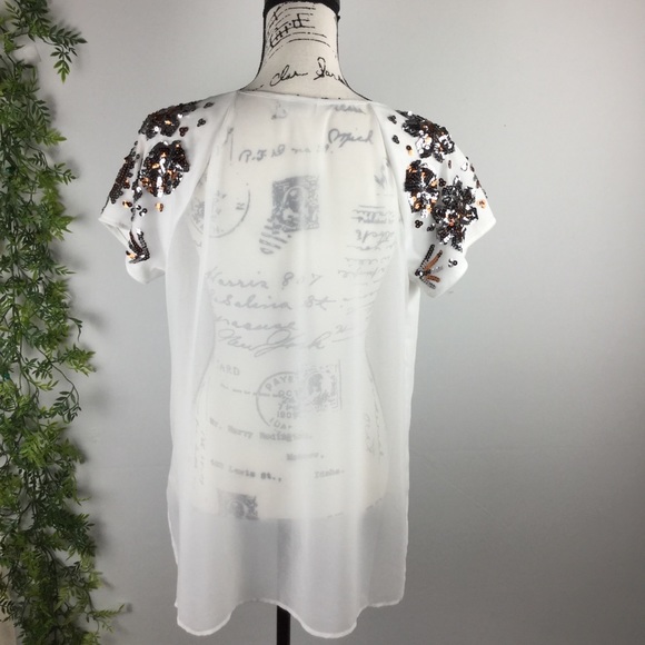 Women’s Top - Picture 3 of 5